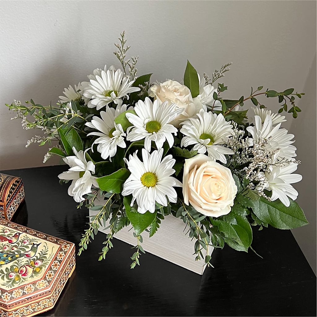 Fresh Linen Box Bouquet –  Dillons, Hutchinson KS