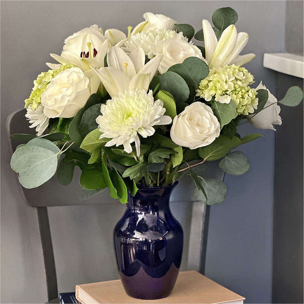 Snowy Dreams Bouquet –  Dillons, Hutchinson KS